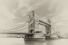 DAS-145B Tower Bridge Day 30x20