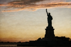 DAS-161C Statue of Liberty Dusk 32x24