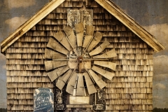 DAS-245 Old Weathered Barn 36x24