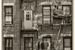 DAS-268A Flag in a New York Alley 20x30