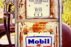 DAS-273B Aged Gas Pump 20x30